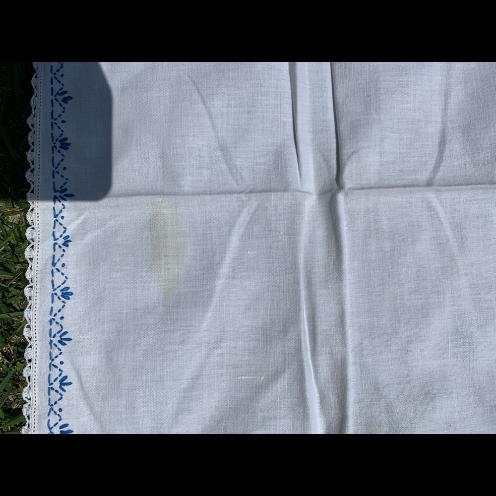 Table Cloths - Picture 3 of 4